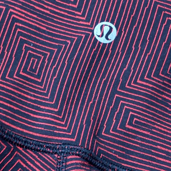 Like New Lululemon Wunder Under High-Rise 30" Maze Red Black Leggings Size 6 - Picture 9 of 12